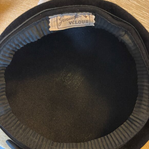 Vintage Women's Velour Black Beret. Discount Shipping - Picture 5 of 5